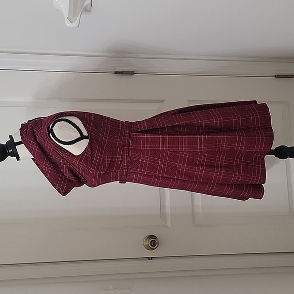 GO International Size 5 Tiny Cap Sleeve, Belted, Cowl Neck, Plaid Dress, EUC - Picture 4 of 15